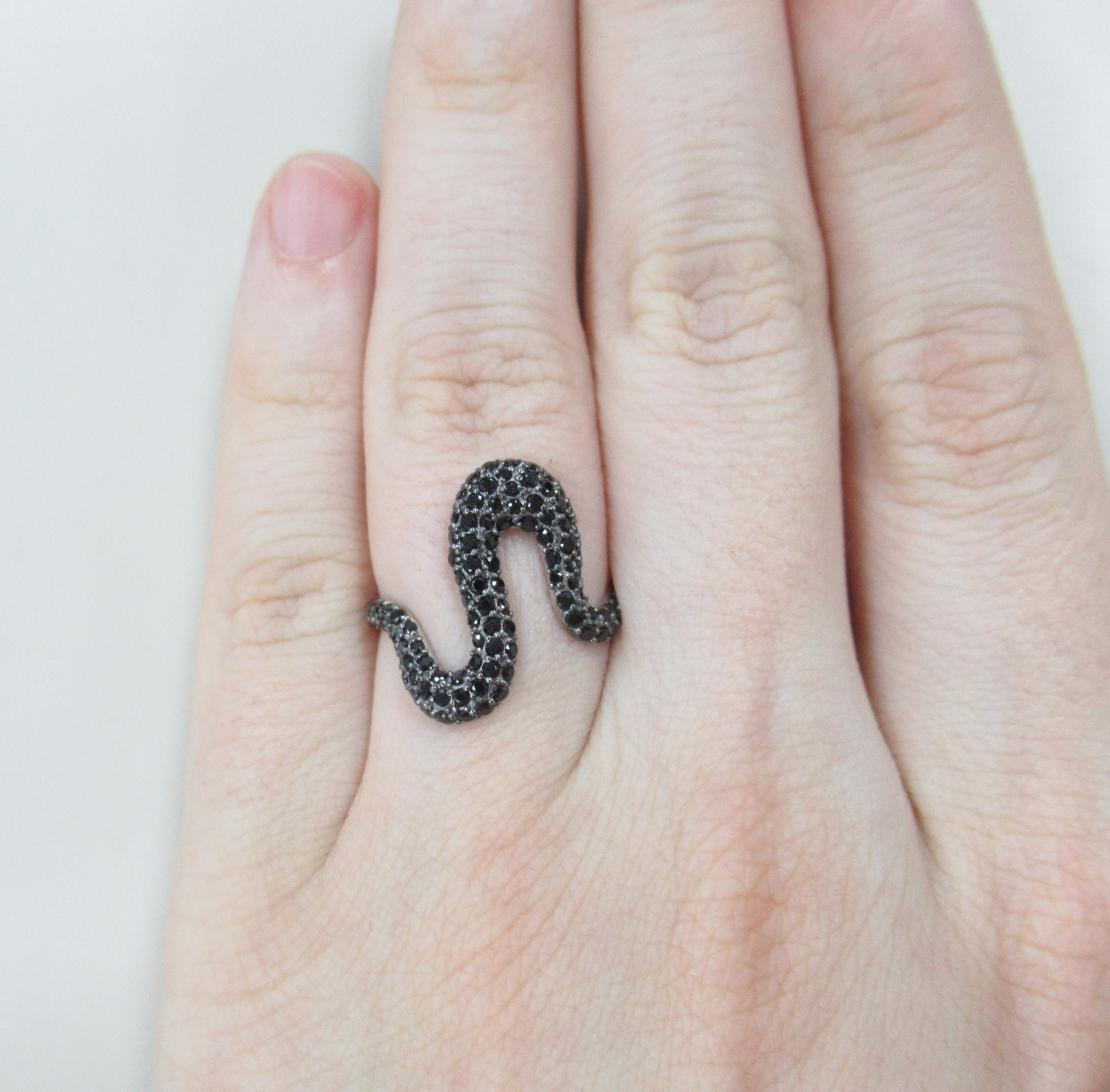 Серебряное кольцо со шпинелью